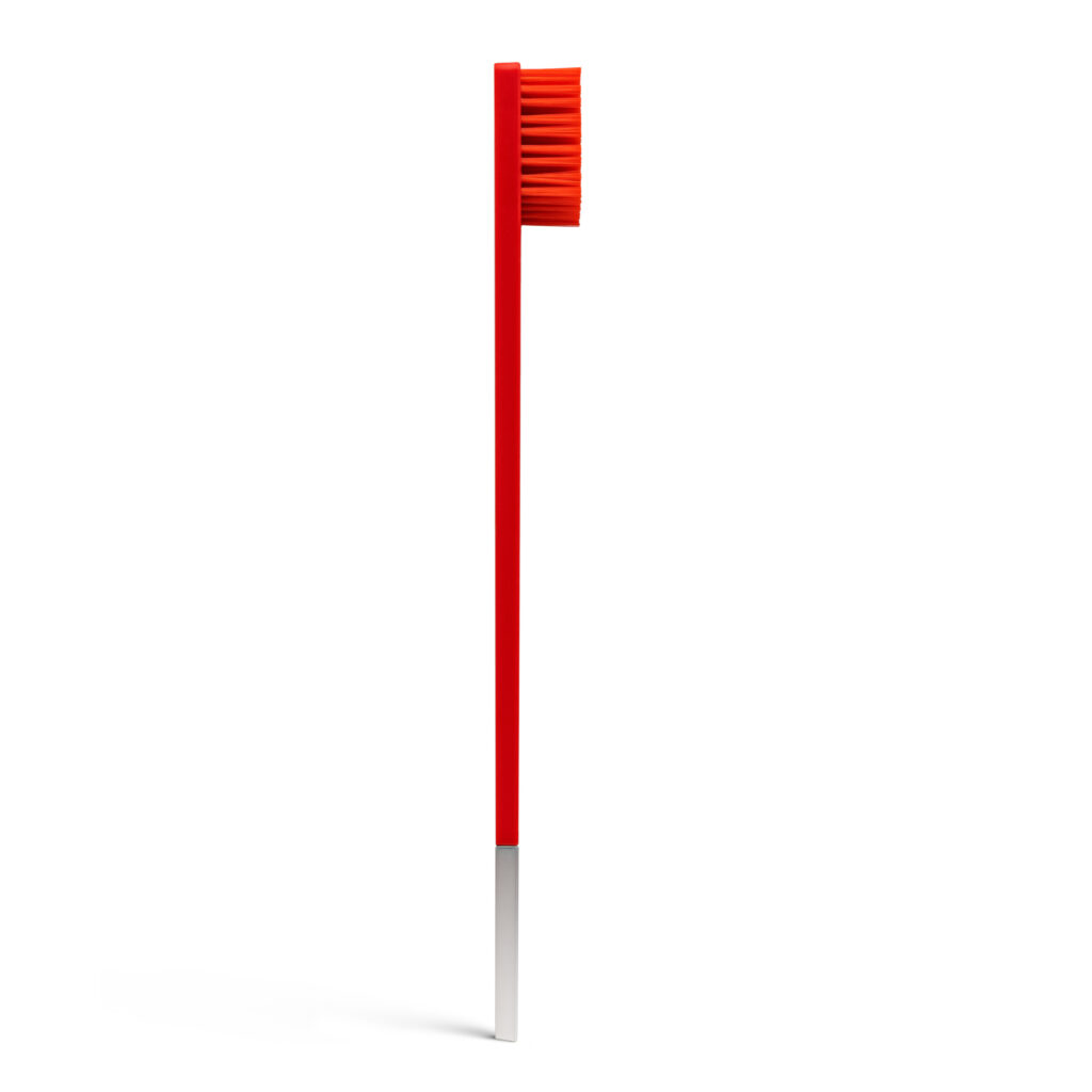 Дизайнерская зубная щетка красная с серебром SLIM by Apriori